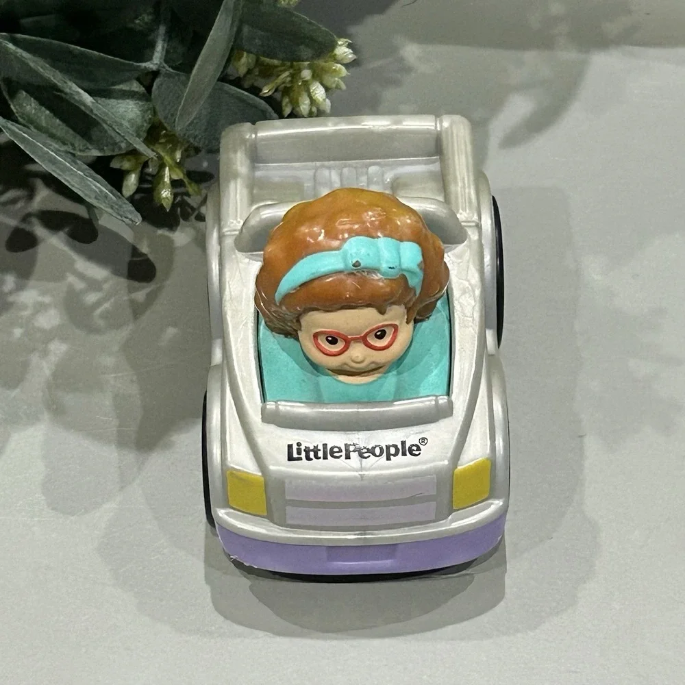 Fisher Price‎ Little People Wheelies Maggie Gray & Purple Pickup Truck 2009